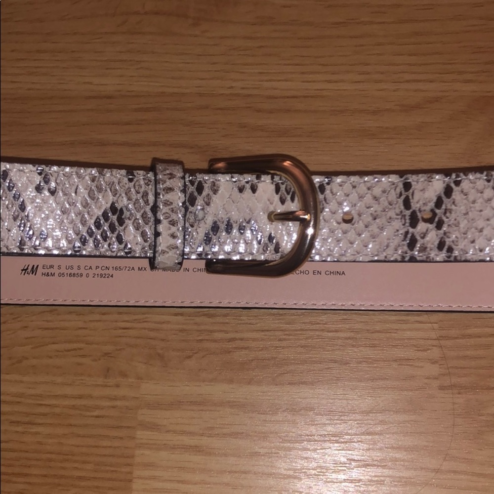 Snake skin adjustable belt